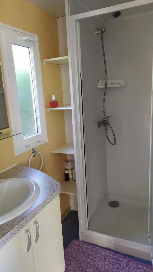 mobil-home du lac de Foix Extérieur photo