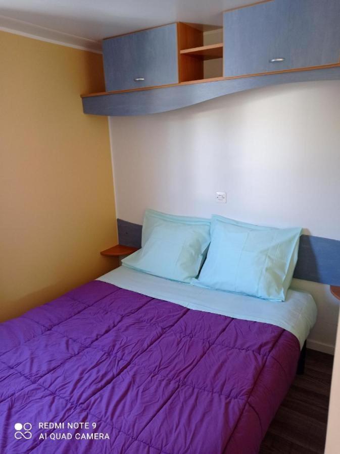 mobil-home du lac de Foix Extérieur photo