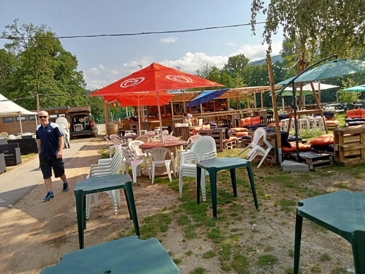 mobil-home du lac de Foix Extérieur photo